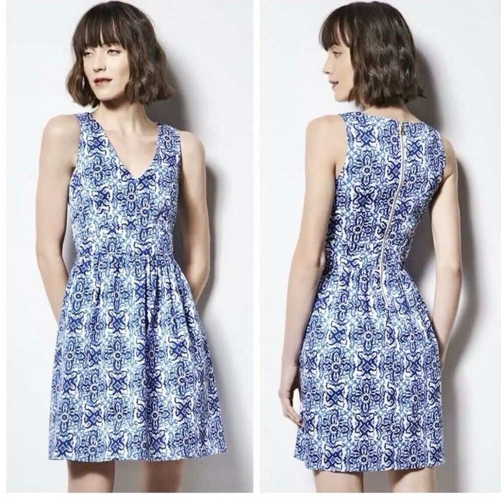 MILLY  Geometric Sleeveless Mini Shift Dress Size 10 V Neck Blue White Boho